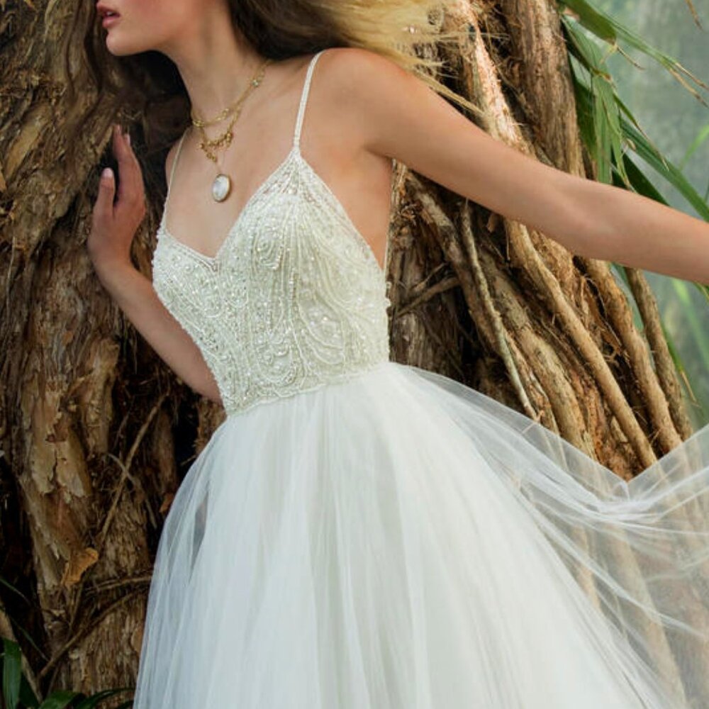 WILLOWBY Papillon (59702) Ivory Beaded A-Line Wedding Gown Size 6 Unaltered